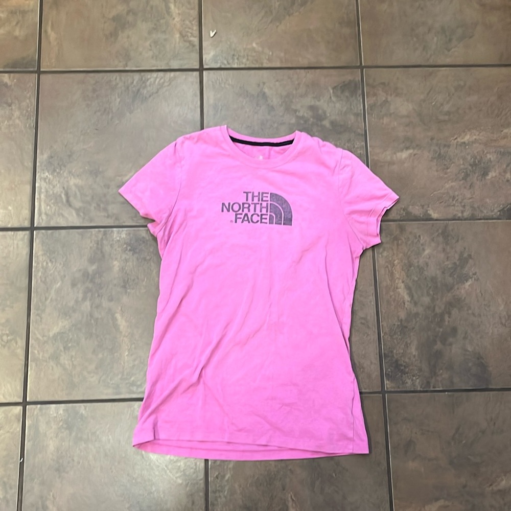 Pink northface tee medium!